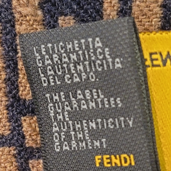 #362 Fendi Wool Scarf - Picture 4 of 8